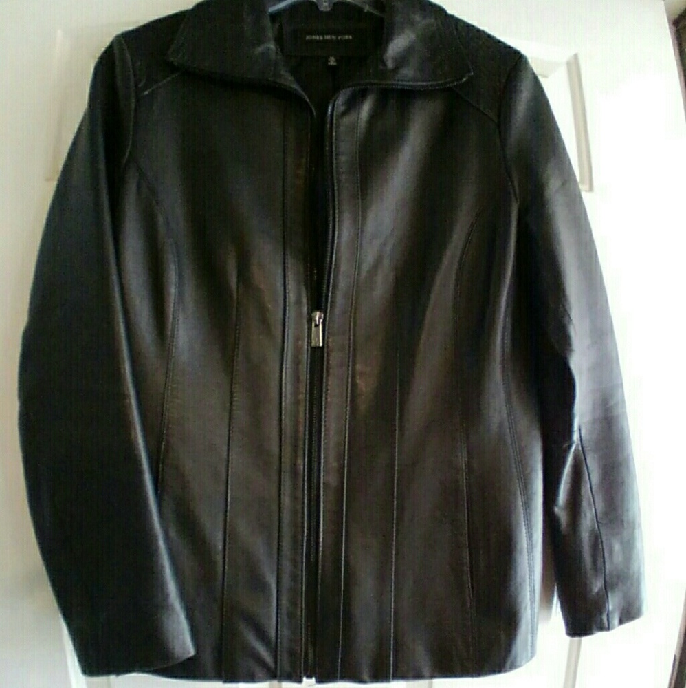 Classic style leather coat.